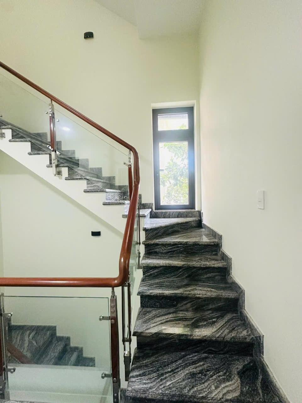 Modern With Balcony - Center Of Thao Dien *